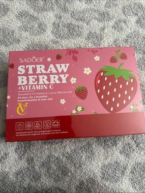 Sadoer Strawberry + Vitamin C Skincare Set